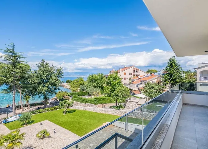 Luxury Apartments Villa Lucica